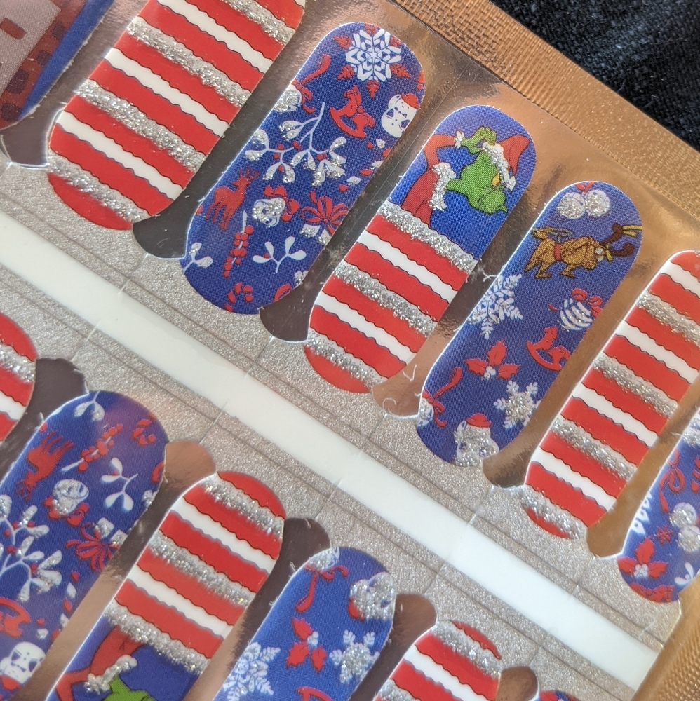 5 for $15 Nail Wraps- Grinch Stole Christmas